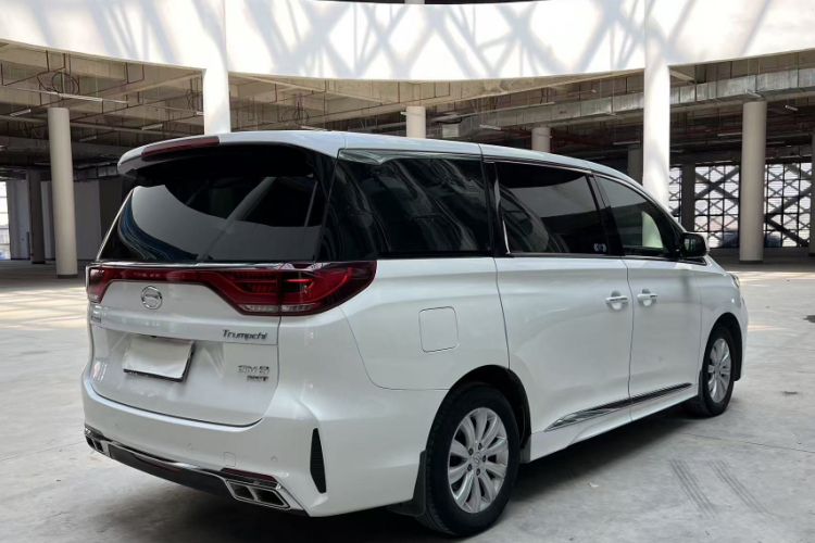 广汽传祺 传祺M8 2020款 领航款 390T 尊享版车身外观6006