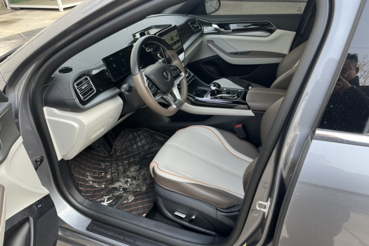 比亚迪 秦PLUS 2023款 冠军版 EV 420KM超越型中控内饰7007