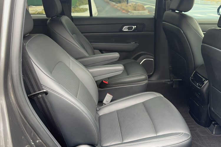 理想汽车 理想ONE 2021款 增程6座版局部细节41