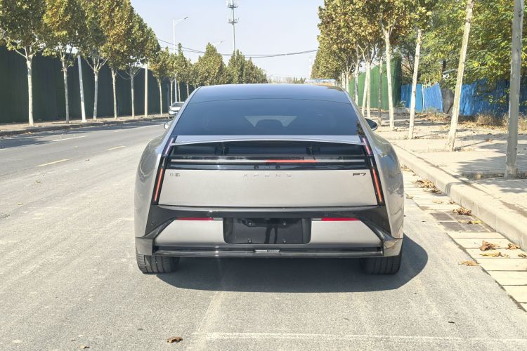 小鹏P7 2025款 702 长续航 Ultra车身外观6005