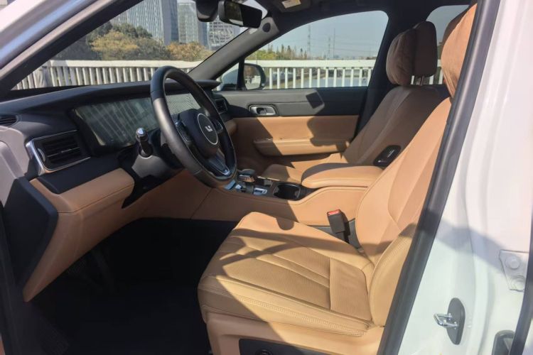 理想汽车 理想ONE 2020款 增程6座版中控内饰7003