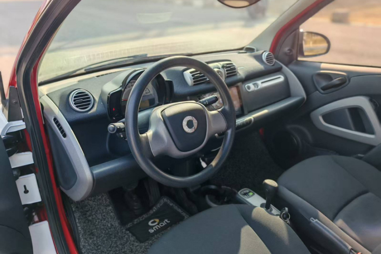 smart fortwo 2015款 1.0 MHD  舒适畅游版中控内饰7001