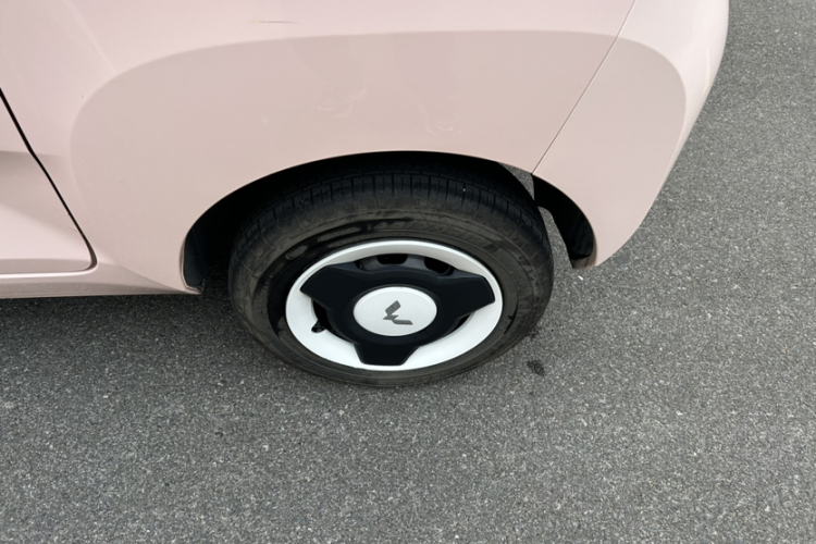 五菱汽车 宏光MINIEV 2021款 马卡龙时尚款 磷酸铁锂车身外观6006