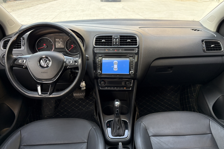 大众 Polo 2014款 1.6L 自动豪华版中控内饰7002