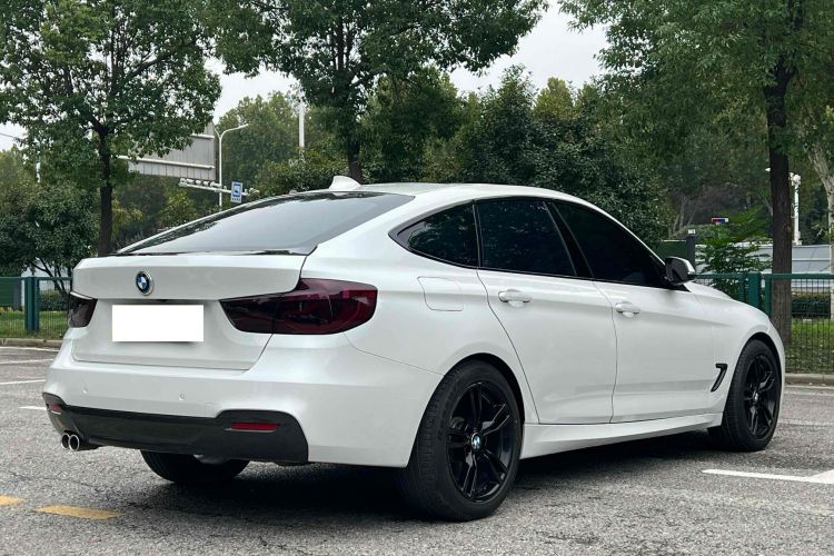 宝马3系GT 2020款 320i M运动套装车身外观6002