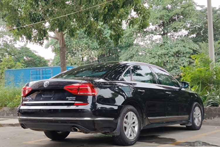大众 帕萨特 2016款 330TSI DSG尊荣版车身外观6006