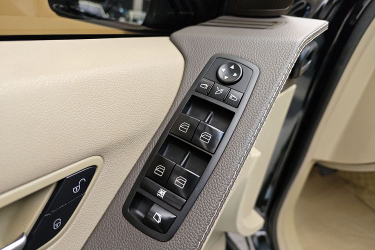 奔驰R级 2014款 R 320 4MATIC 豪华型中控内饰7004