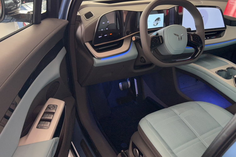 红旗天工08 2025款 730 Max后驱版中控内饰7002