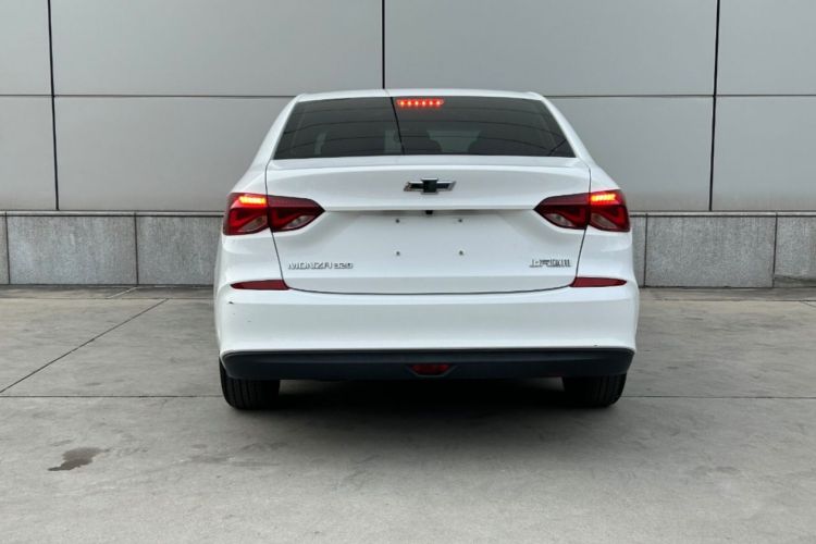 雪佛兰 科鲁泽 2022款 320 自动悦享天窗版车身外观6006