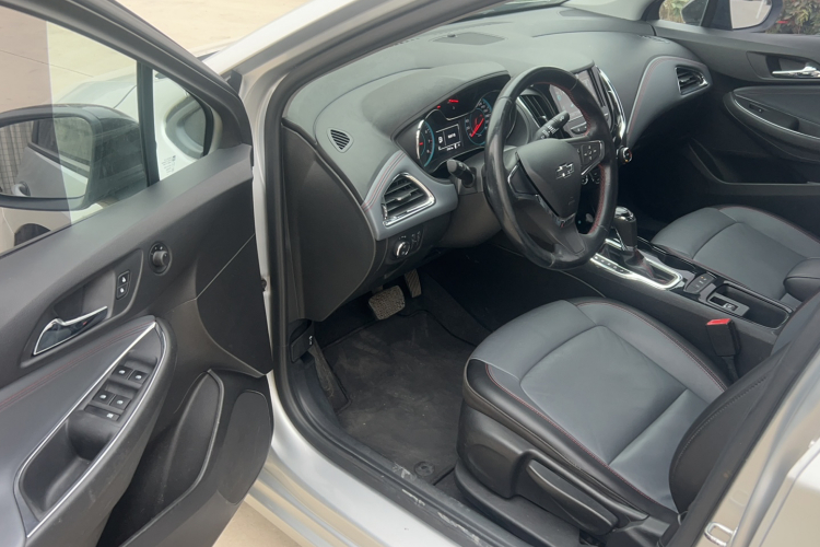 雪佛兰 科鲁兹 2018款 Redline 320 自动炫锋都市版中控内饰7002