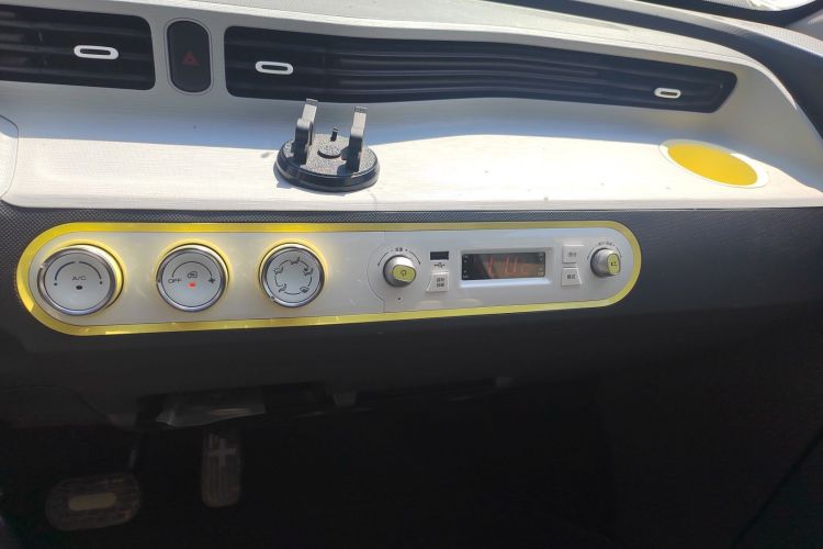 五菱汽车 宏光MINIEV 2021款 马卡龙时尚款 磷酸铁锂中控内饰7001