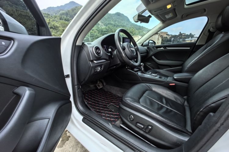 奥迪A3 2016款 Limousine 35 TFSI 领英型中控内饰7001