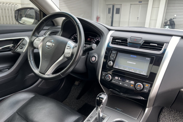 日产 天籁 2016款 改款 2.0L XL舒适版中控内饰7001