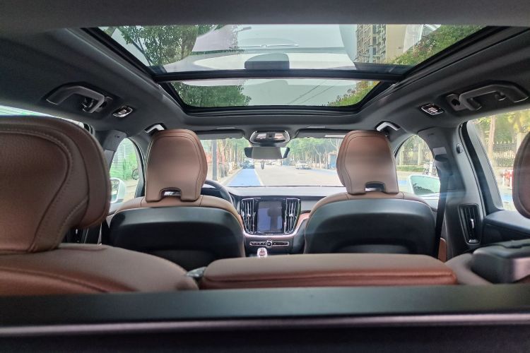 沃尔沃V60 2024款 B5 智远豪华版中控内饰7008