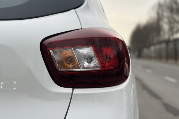 东风纳米EX1 2023款 PRO 轻风版闪电型车身外观6001