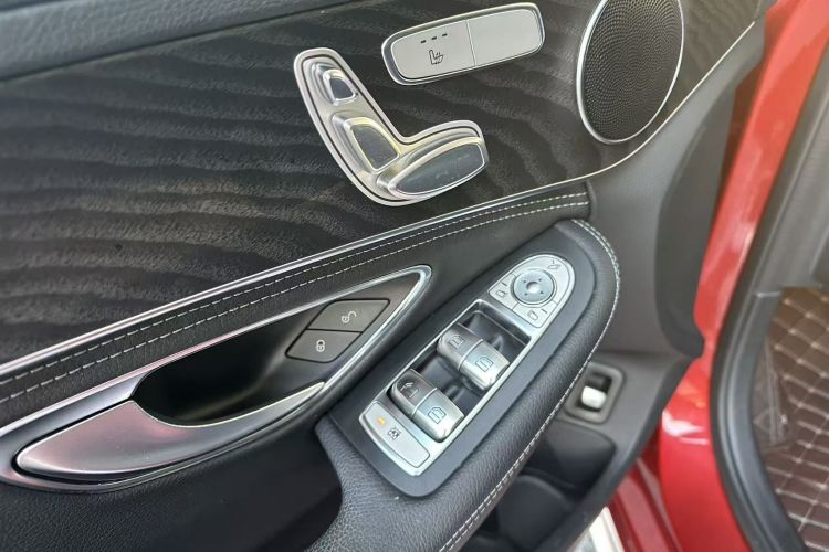 奔驰C级 2019款 改款 C 260 L 运动版中控内饰7008