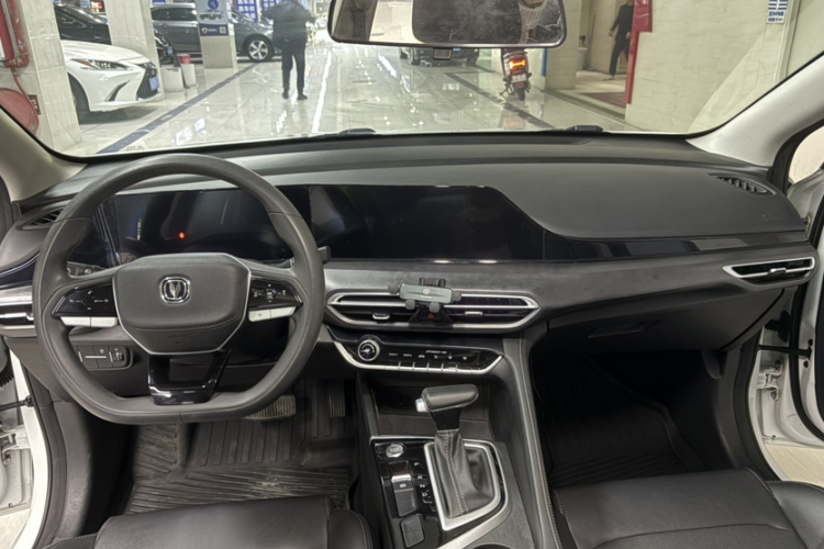 长安 逸动 2022款 PLUS 1.6L GDI CVT精英型中控内饰7007