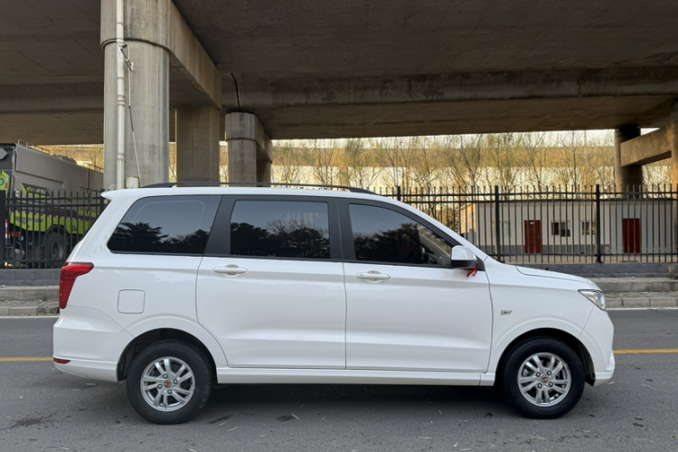 五菱汽车 五菱宏光 2021款 1.5L S舒适型LAR车身外观6002