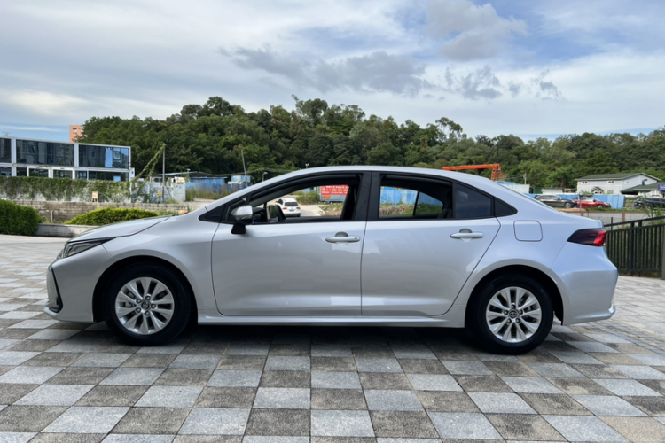 丰田 卡罗拉 2021款 TNGA 1.5L CVT先锋版车身外观6008