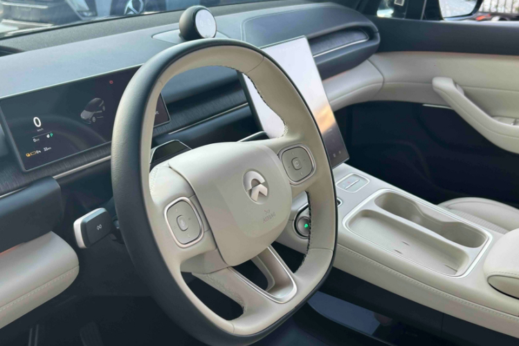 蔚来ES6 2023款 75kWh车身外观6004