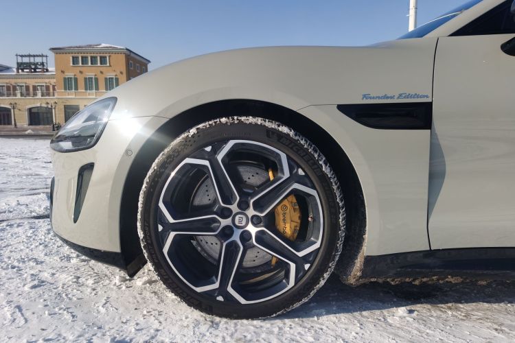 小米汽车 小米SU7 2024款 四驱Max创始版局部细节9008