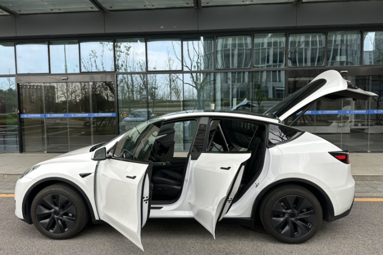 特斯拉 Model Y 2024款 后轮驱动版车身外观6007