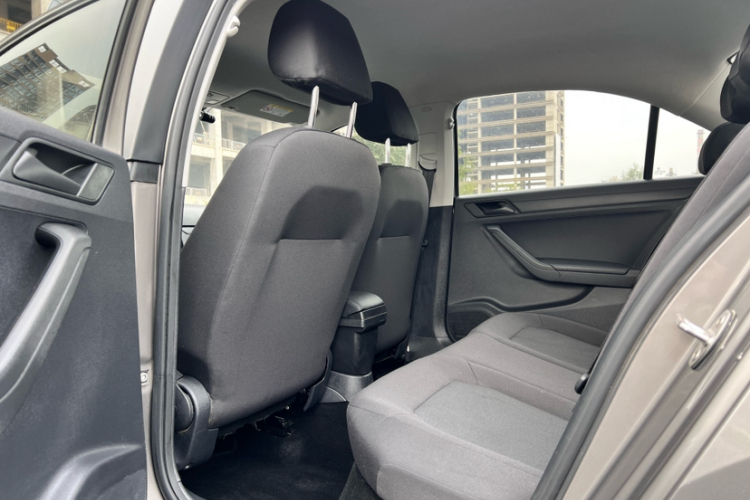 大众 捷达 2015款 质惠版 1.6L 手动时尚型中控内饰7003