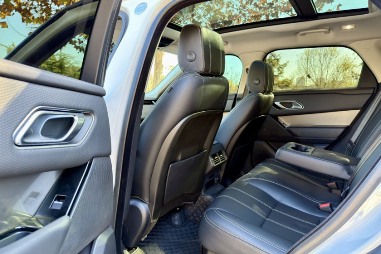 路虎 揽胜星脉 2018款 P250 S中控内饰7014