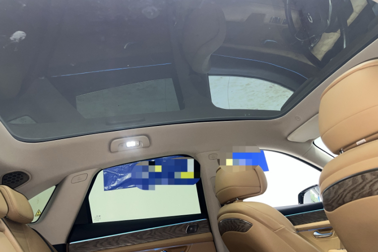 鸿蒙智行 问界M5 2022款 增程四驱性能版局部细节22