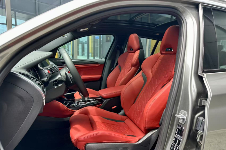 宝马X4 M 2019款 X4 M雷霆版中控内饰7004