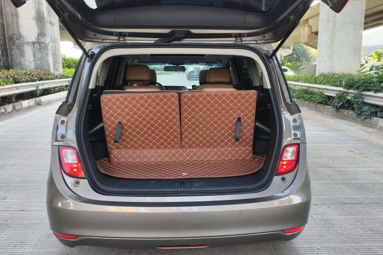 别克GL6 2021款 323T 轻混动互联豪华型局部细节23