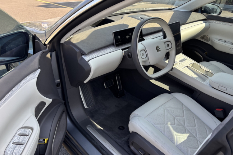 蔚来ET7 2024款 75kWh 行政版中控内饰7002
