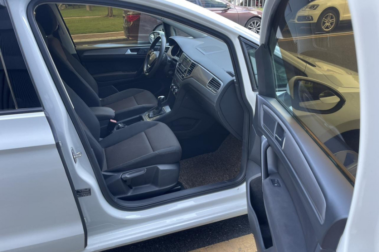 大众 高尔夫·嘉旅 2016款 1.6L 自动舒适型局部细节41