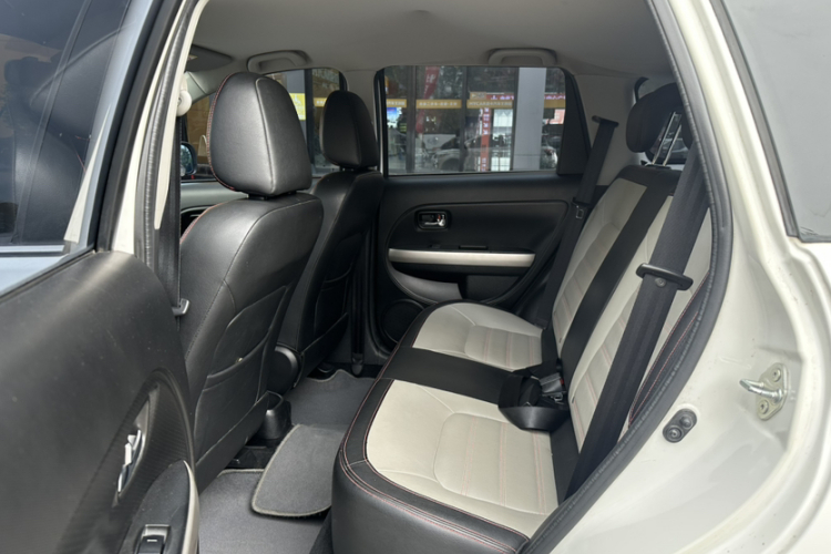 长城M4 2014款 1.5L 手动豪华型中控内饰7002