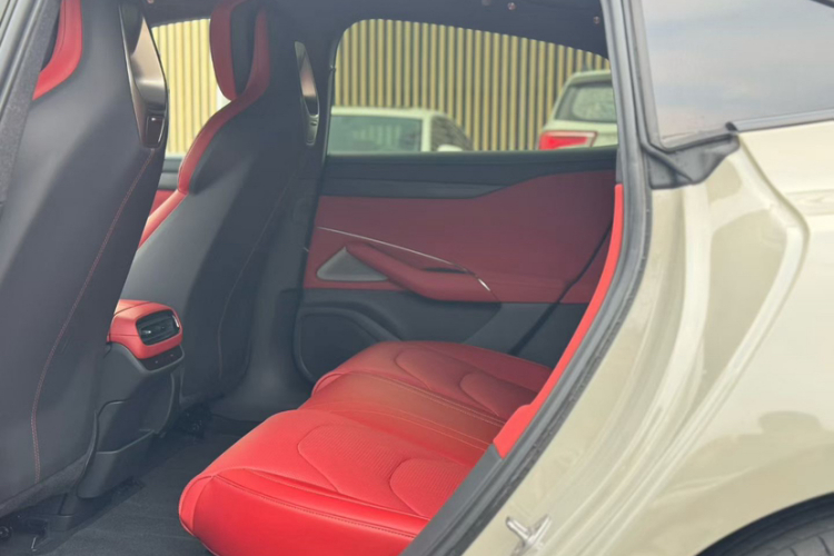 小米汽车 小米SU7 2024款 后驱长续航智驾版中控内饰7001