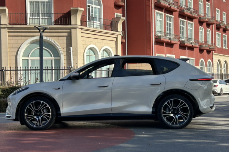 智己汽车 智己LS7 2025款 焕新版 Ultra车身外观6003