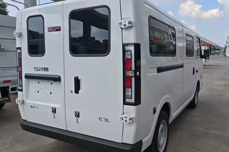SRM鑫源新能源E3L 2025款 宁德41.86Kwh 305KM 实用型客车车身外观6007