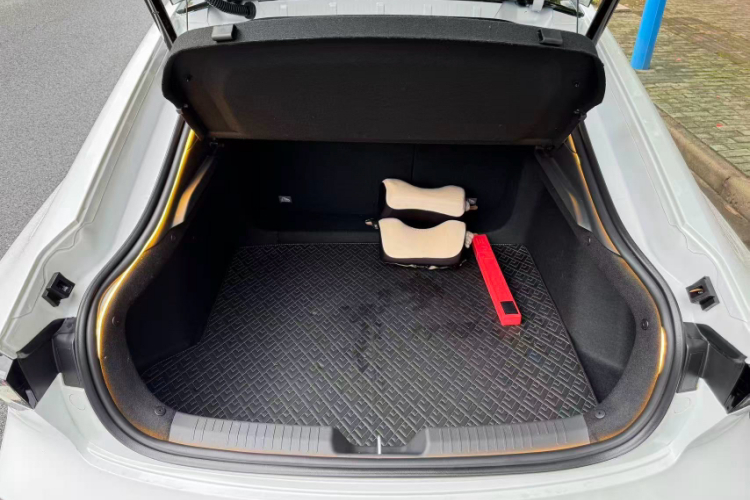 长安UNI-V 2024款 1.5T 尊贵运动型局部细节23