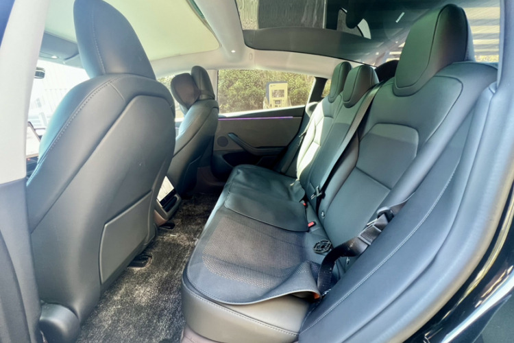 特斯拉 Model 3 2025款 后轮驱动版中控内饰7002