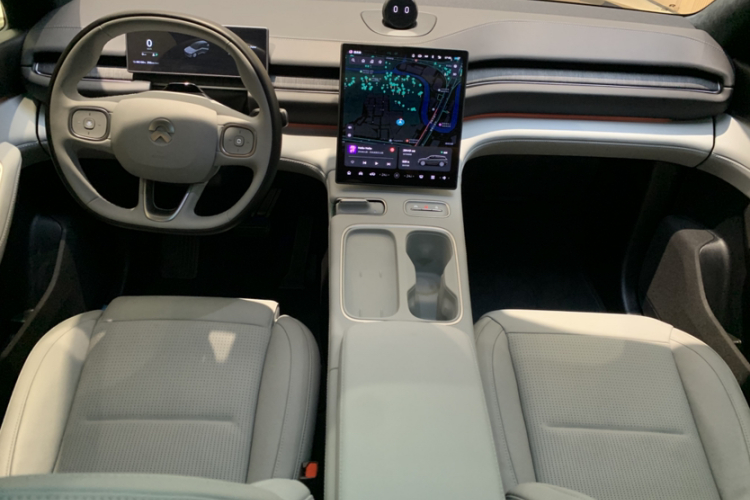 蔚来ES6 2024款 75kWh中控内饰7005