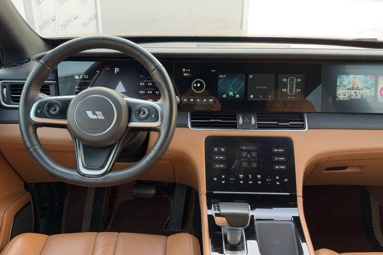 理想汽车 理想ONE 2021款 增程6座版中控内饰7003