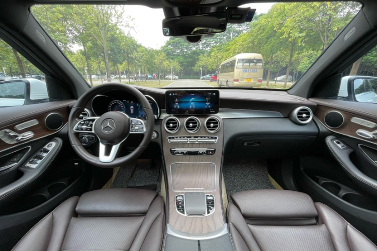 奔驰GLC 2020款 改款 GLC 300 L 4MATIC 动感型中控内饰7002