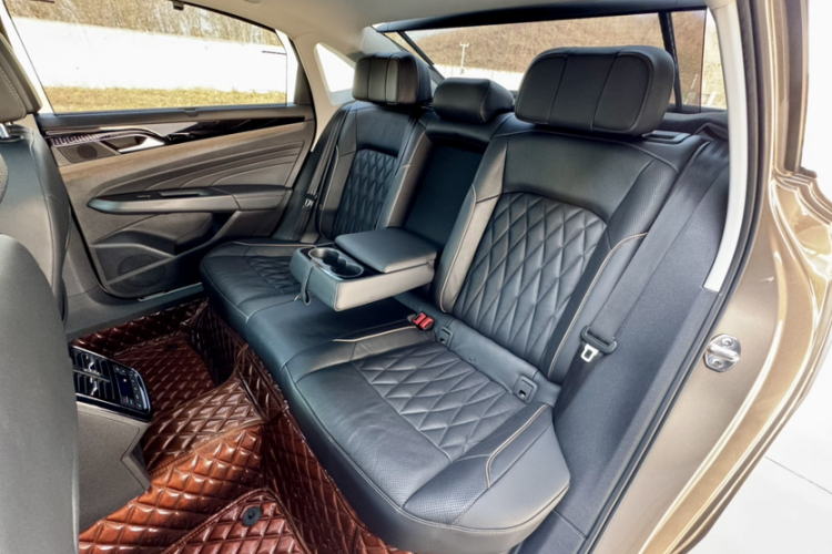 大众 帕萨特 2019款 380TSI 尊贵版 国VI中控内饰7003