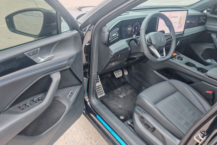 大众 途观L 2025款 PRO 380TSI 两驱 R-Line 智领版中控内饰7002