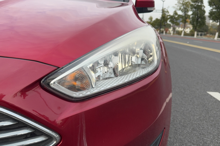 福特 福克斯 2017款 三厢 1.6L 自动风尚型智行版局部细节36