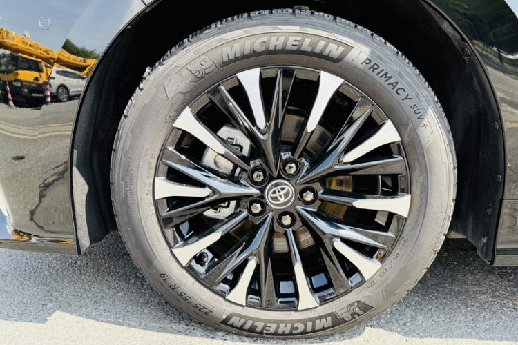 丰田 埃尔法 2024款 双擎 2.5L 尊贵版车身外观6004