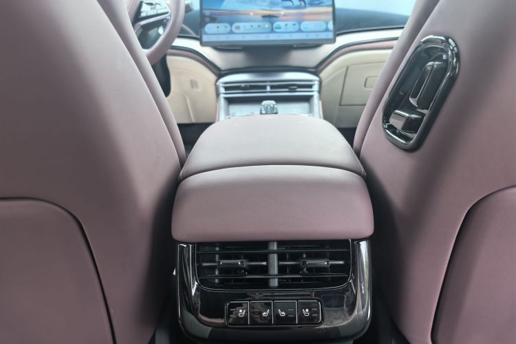 比亚迪 海豹 2023款 DM-i 1.5T 200km 旗舰型中控内饰7009