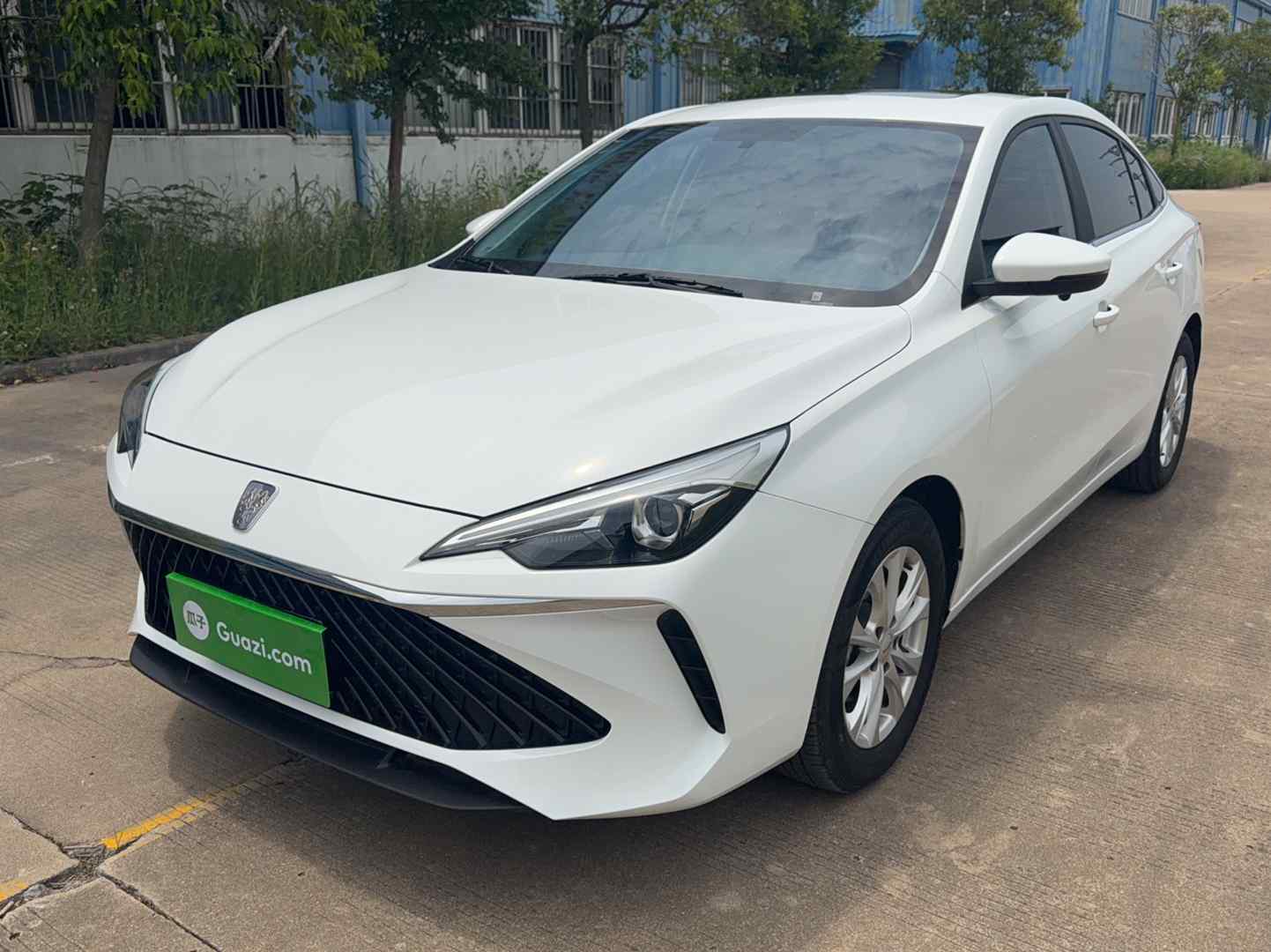 荣威i5 2023款 1.5L CVT豪华版(2)