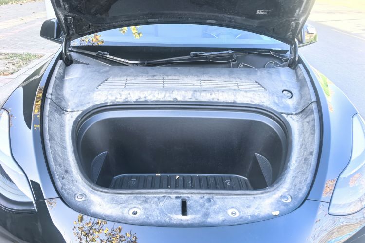 特斯拉 Model Y 2023款 长续航全轮驱动版局部细节24