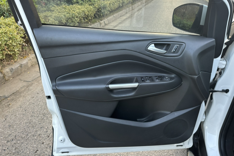 福特 翼虎 2015款 1.5L GTDi 四驱精英型中控内饰7005